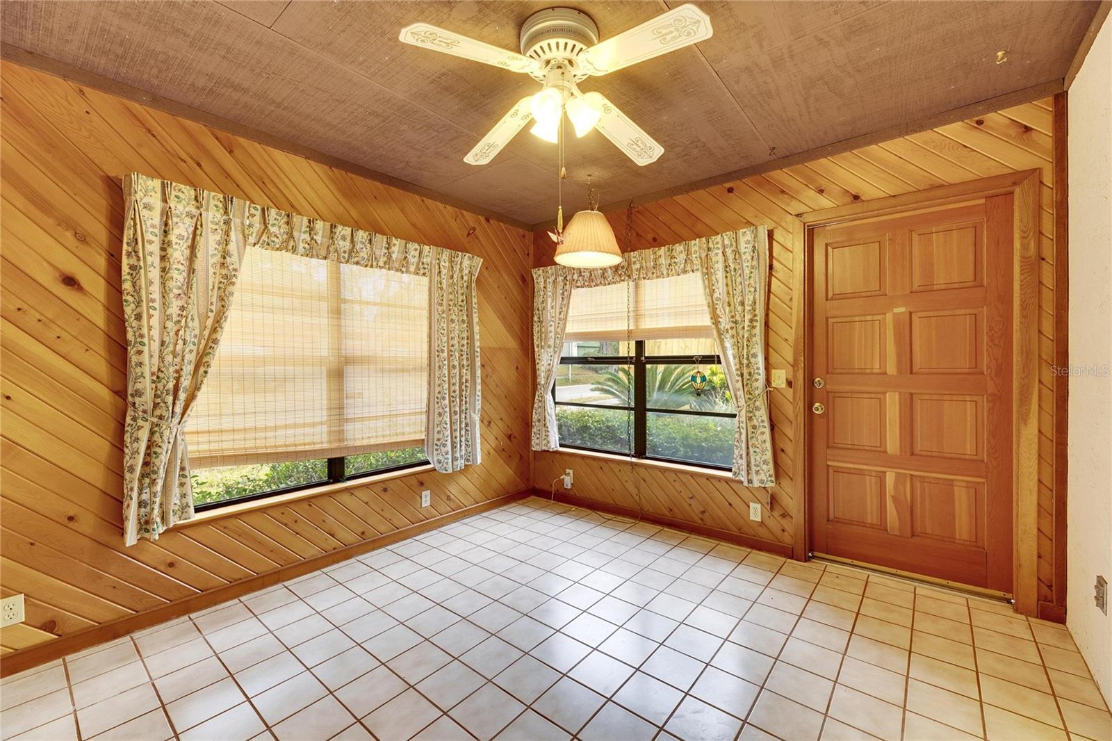 14712 LAUREL LAKE LN