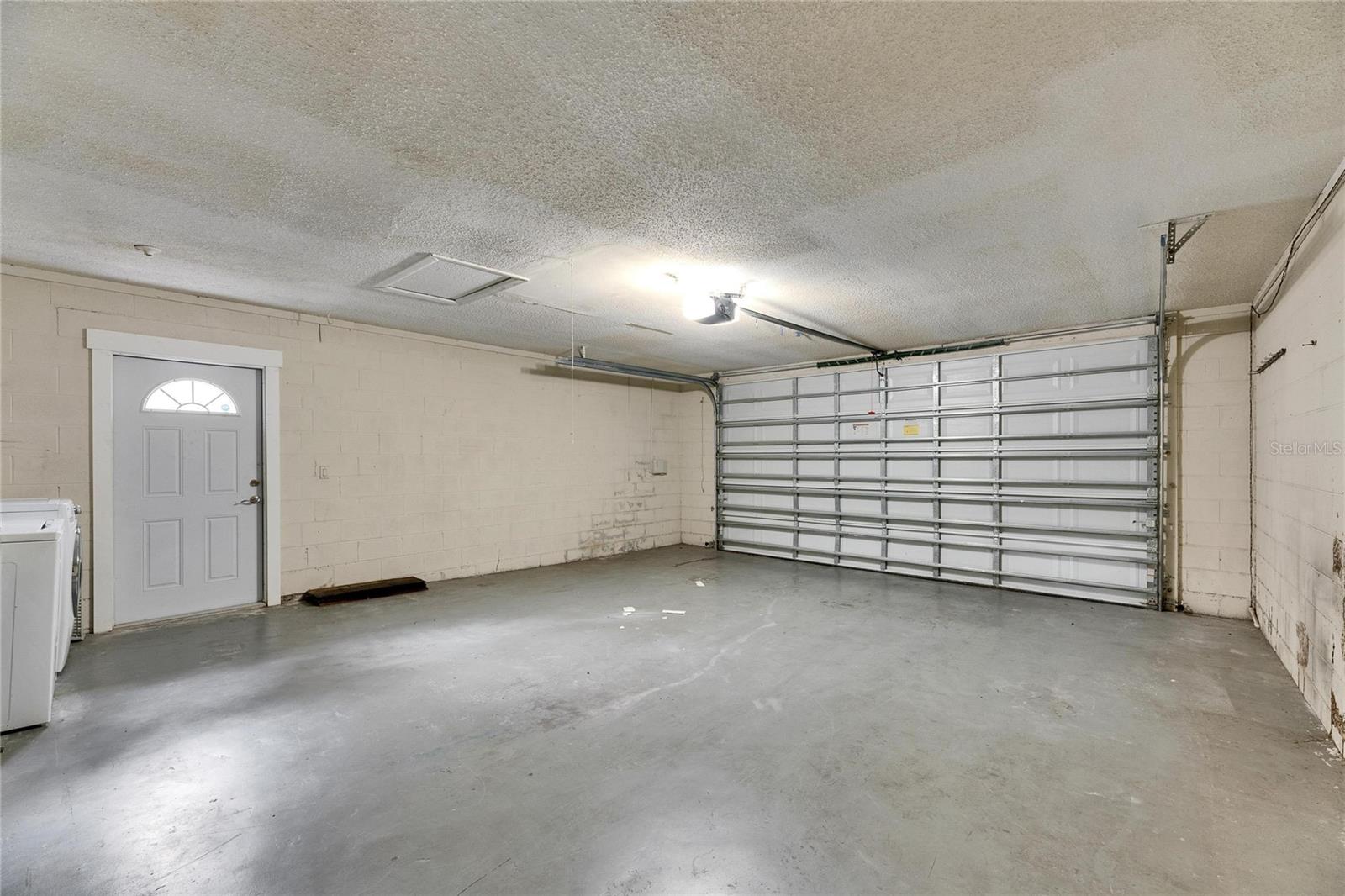 14712 LAUREL LAKE LN