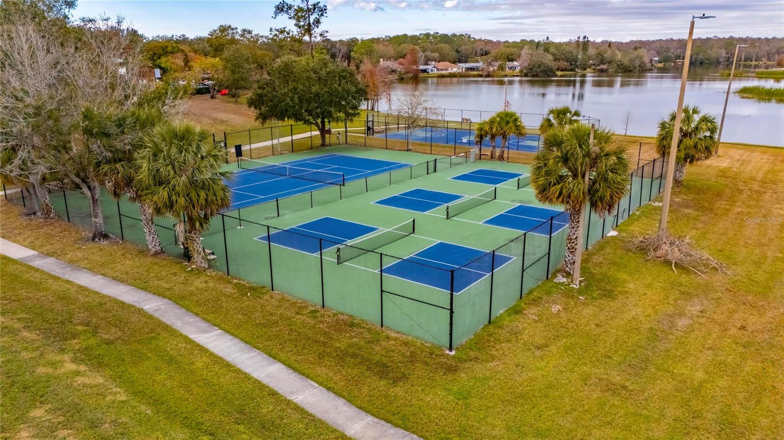 14712 LAUREL LAKE LN