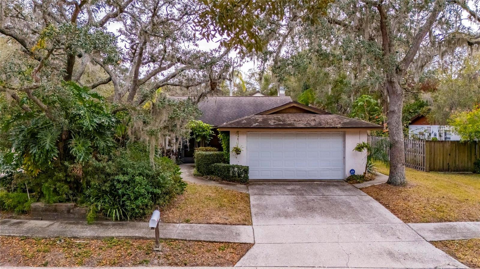 14712 LAUREL LAKE LN