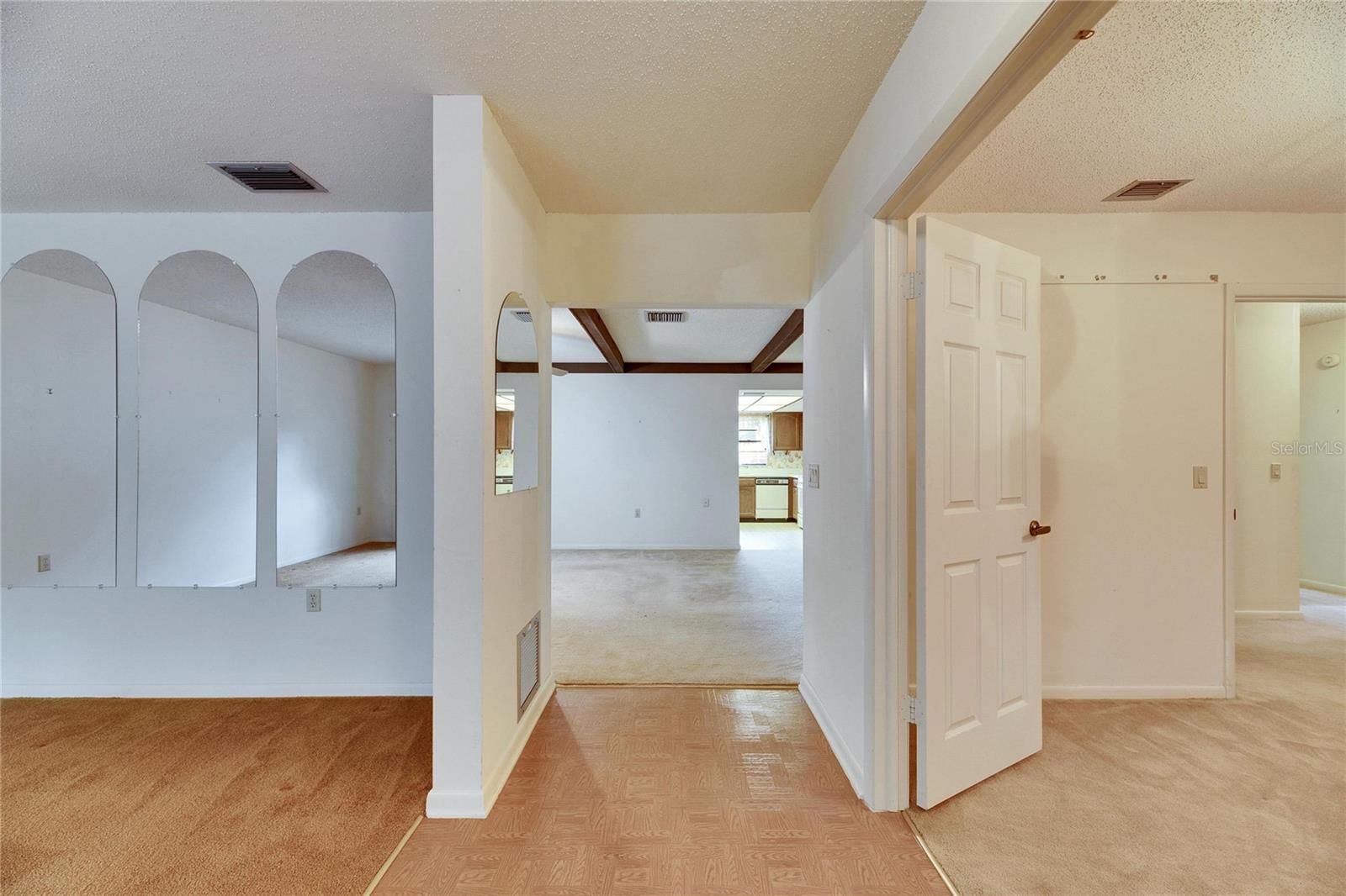 14712 LAUREL LAKE LN