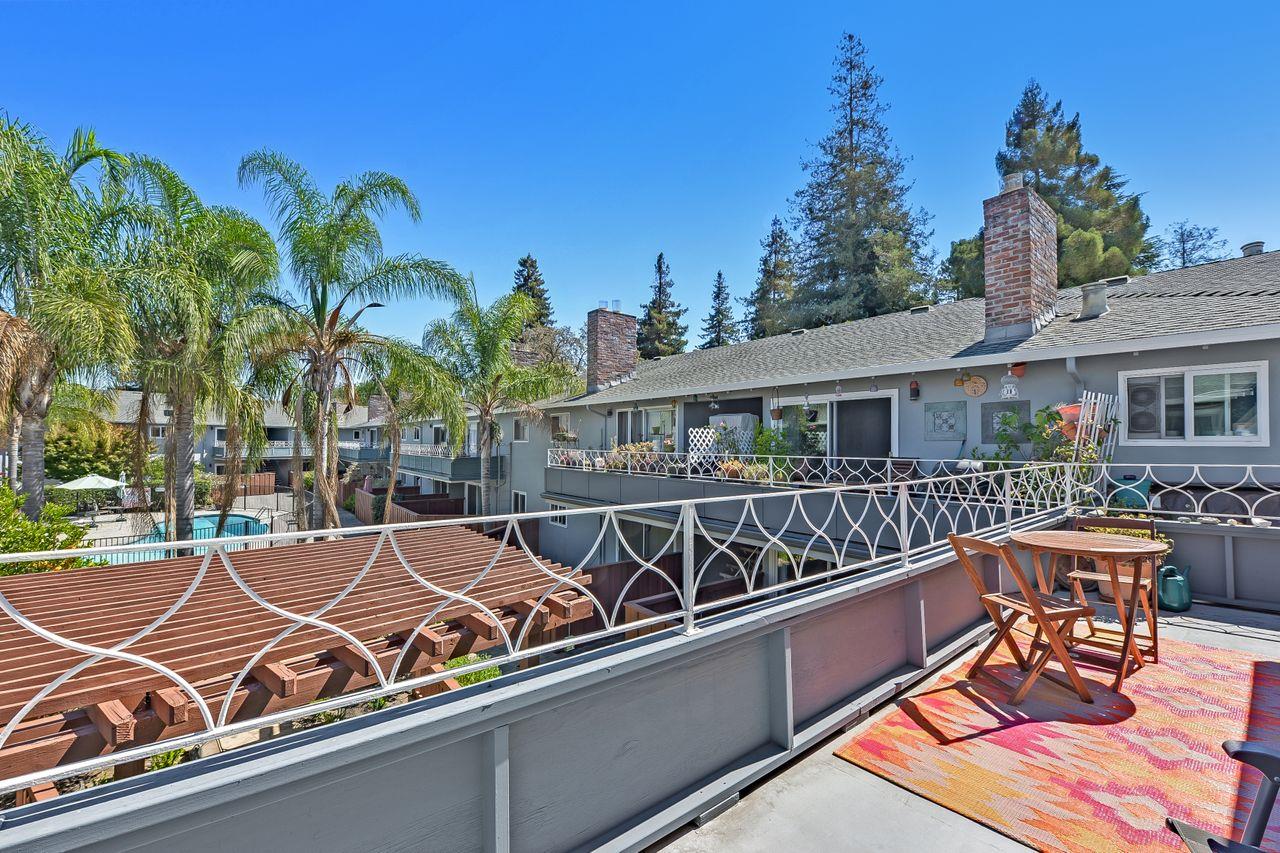 1240 Woodside Rd 23