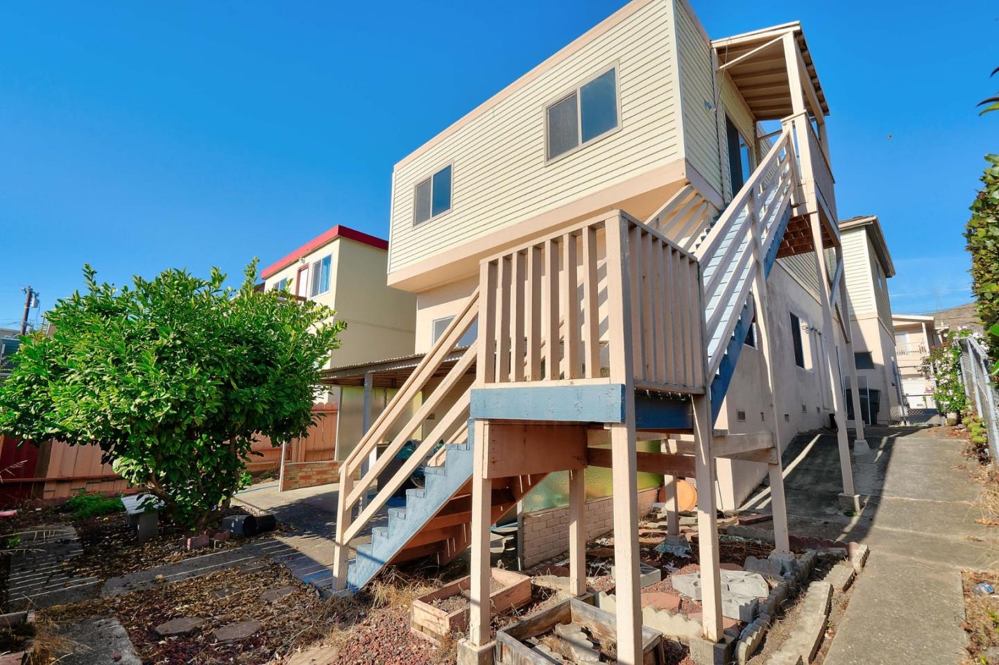 116 A Madrone 2