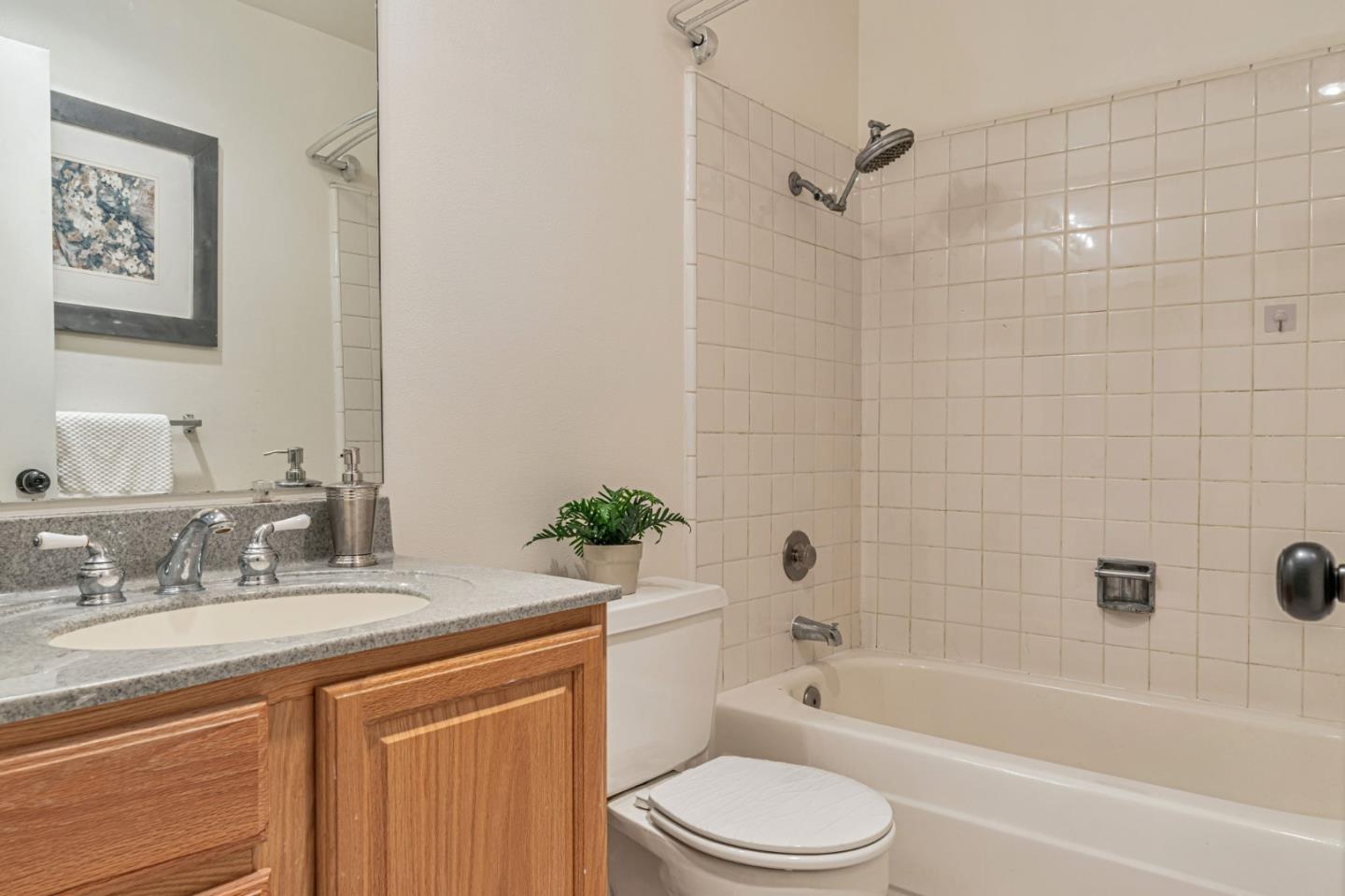 4016 Farm Hill BLVD 207