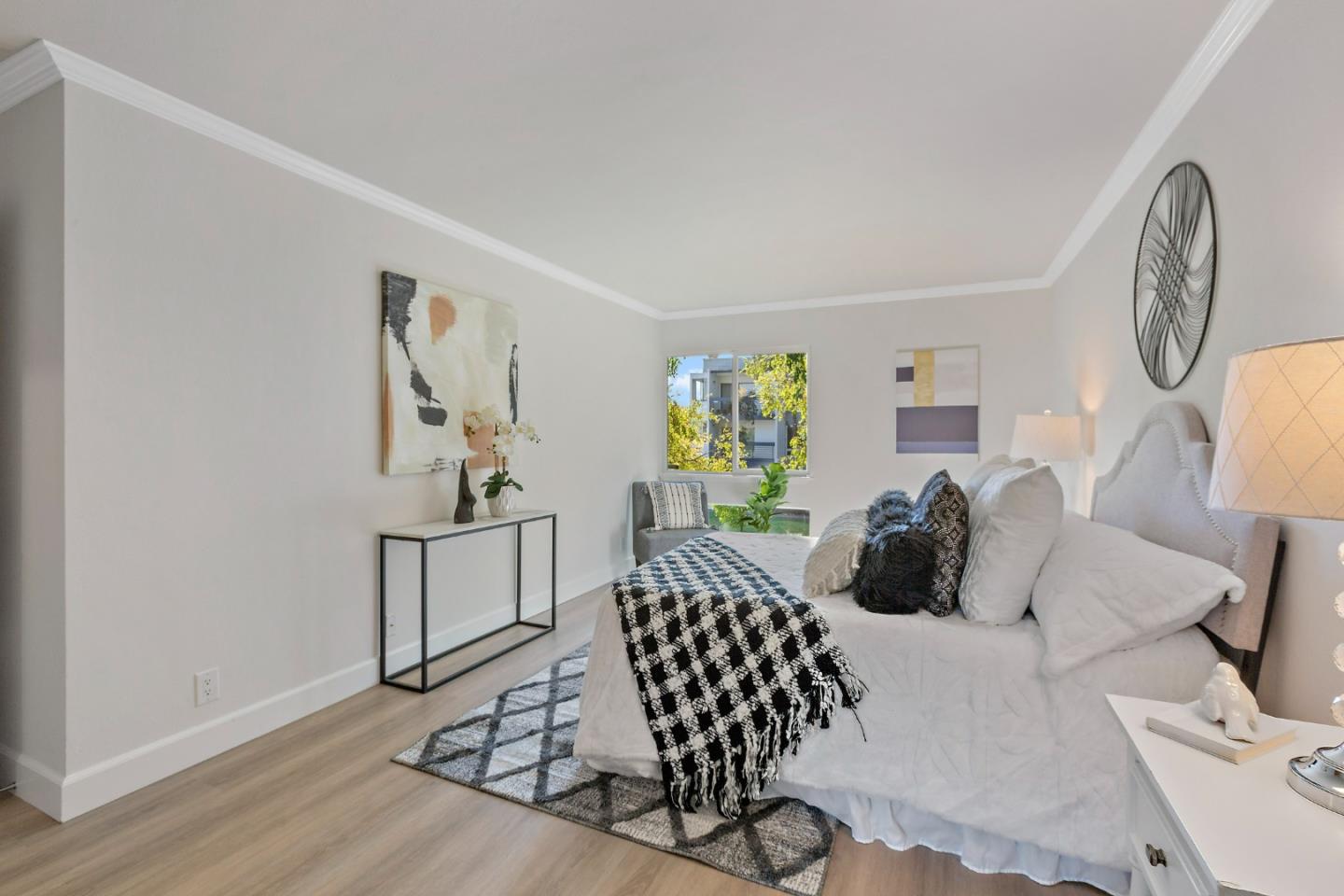 1025 Shell Boulevard 7