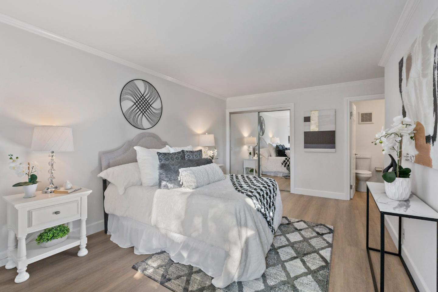 1025 Shell Boulevard 7