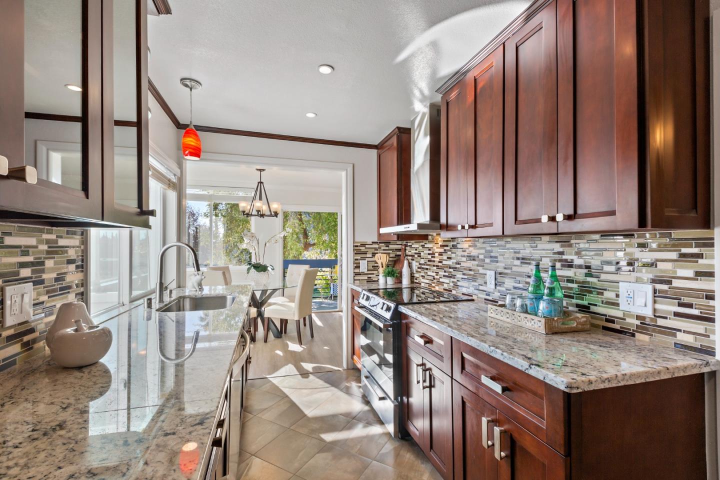 1025 Shell Boulevard 7