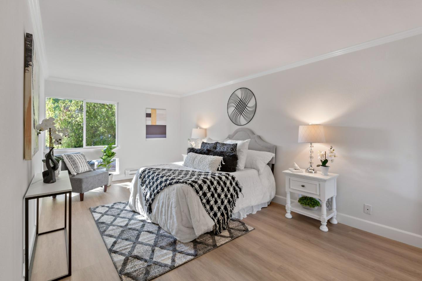 1025 Shell Boulevard 7