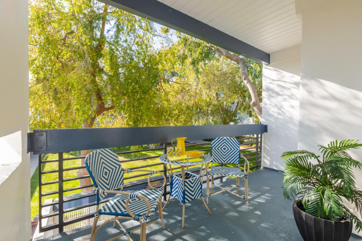 1025 Shell Boulevard 7