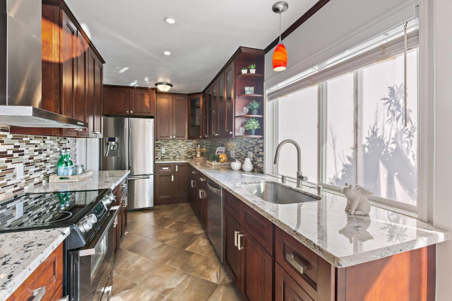 1025 Shell Boulevard 7