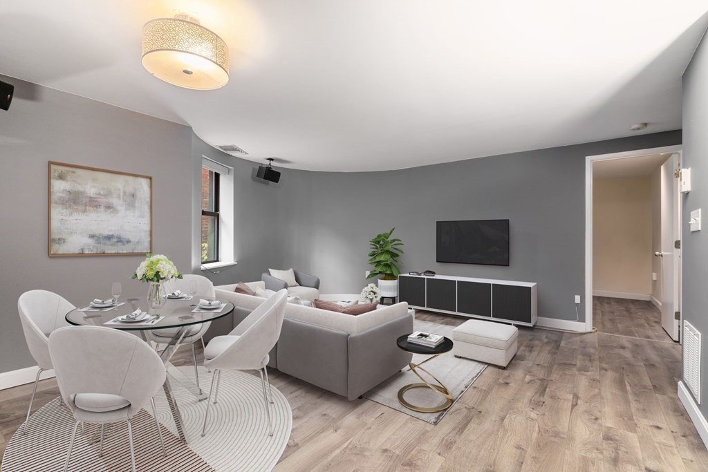 84 Gainsborough St # 5W