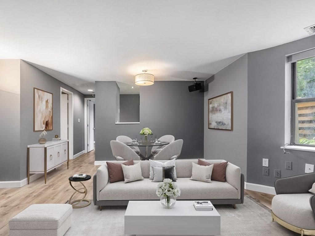 84 Gainsborough St # 5W