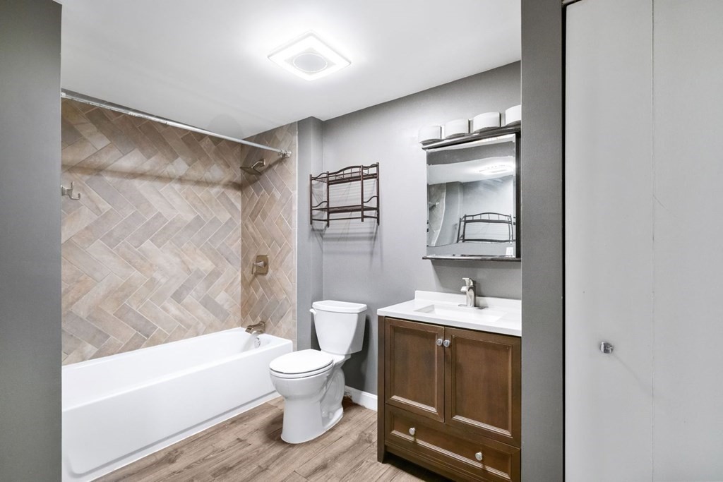 84 Gainsborough St # 5W