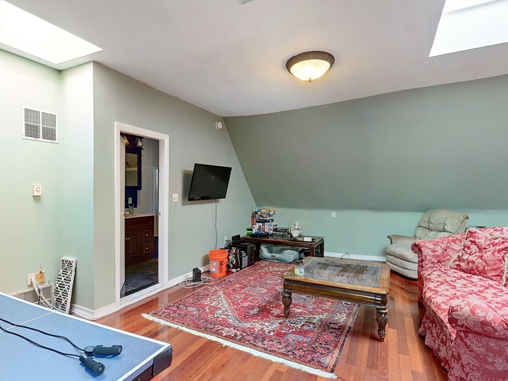 1400 Beacon St. # 4