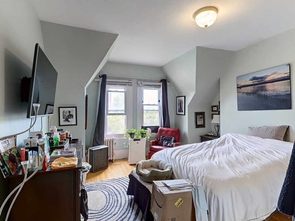1400 Beacon St. # 4