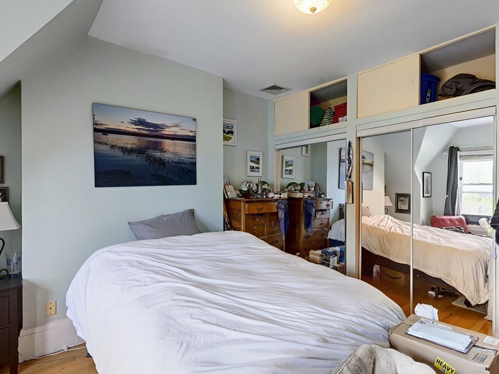1400 Beacon St. # 4