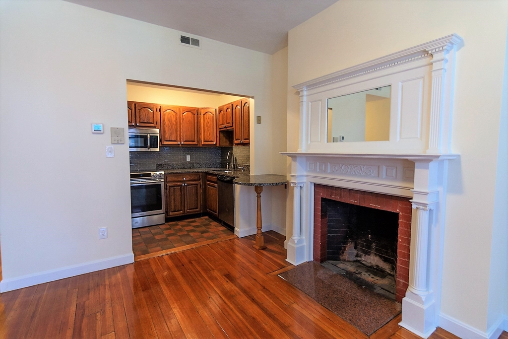 59 Hemenway St # 3
