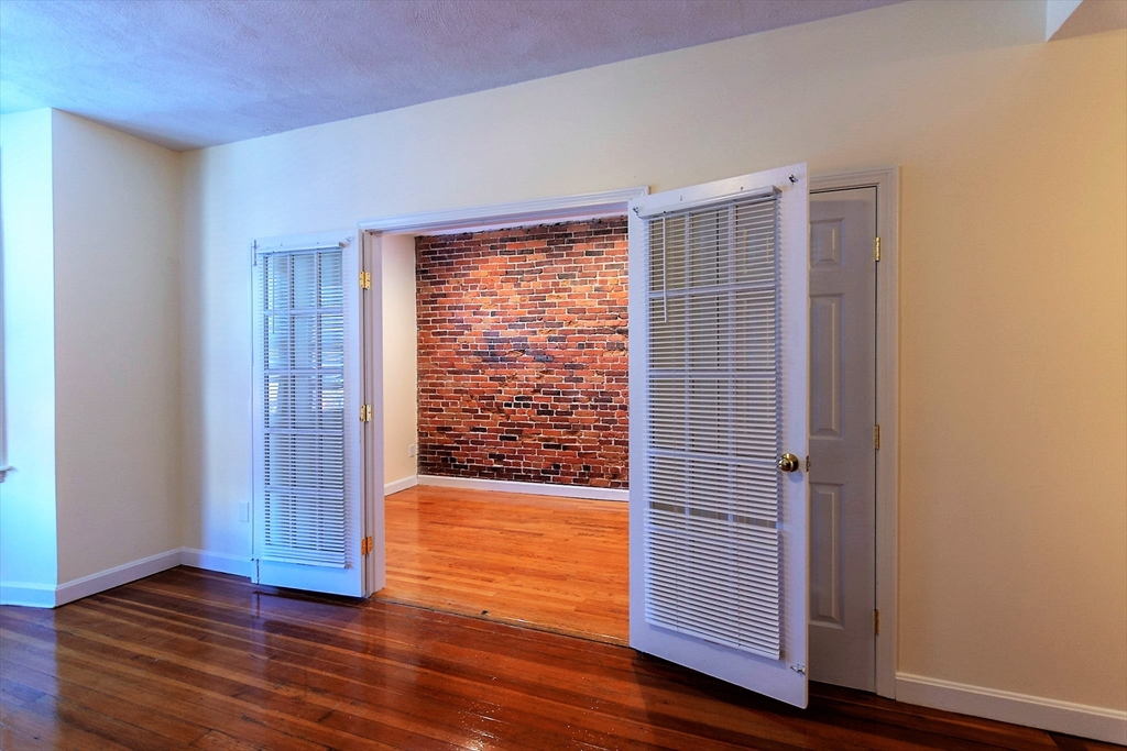 59 Hemenway St # 3