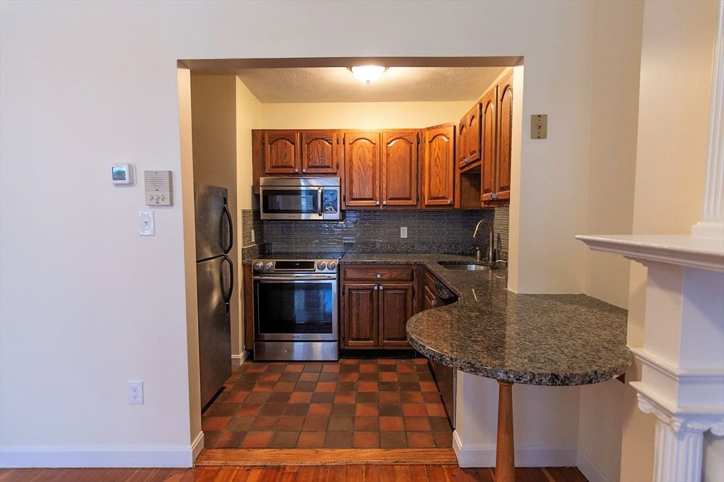 59 Hemenway St # 3