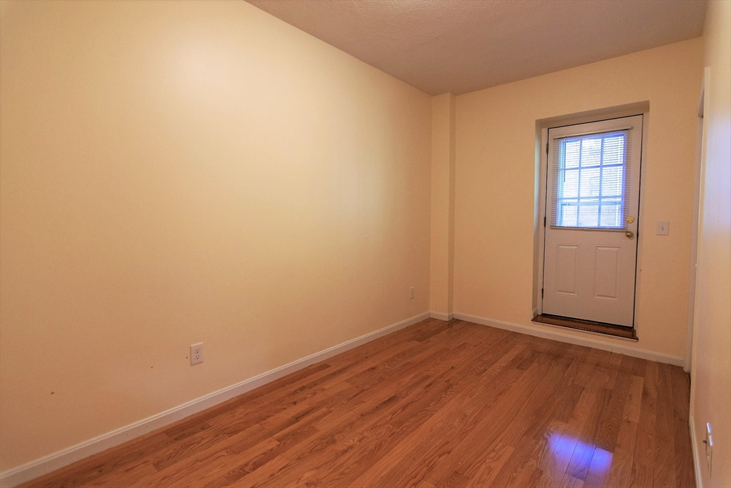 59 Hemenway St # 3