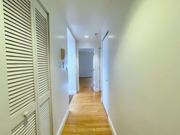 102 Gainsborough # 406E