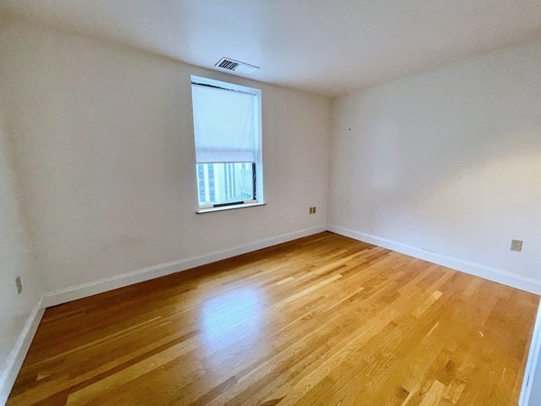 102 Gainsborough # 406E