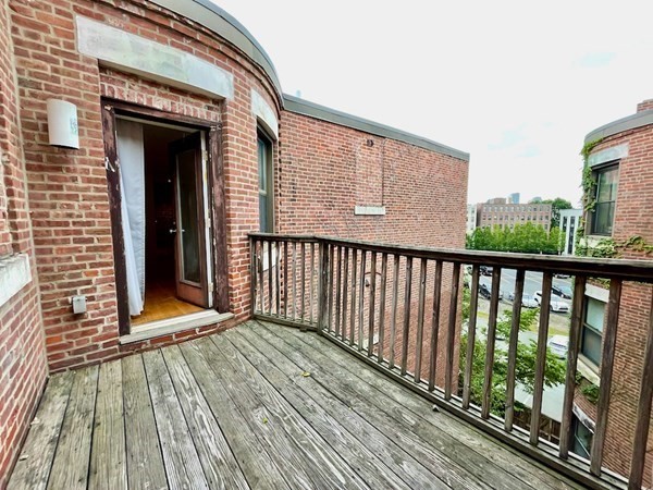 102 Gainsborough # 406E