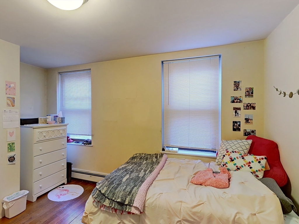 11 Aberdeen St. # 4
