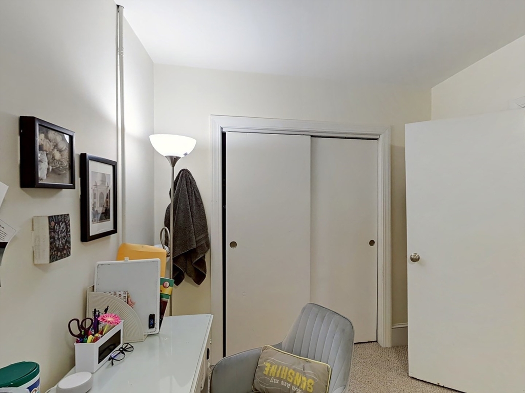 11 Aberdeen St. # 4