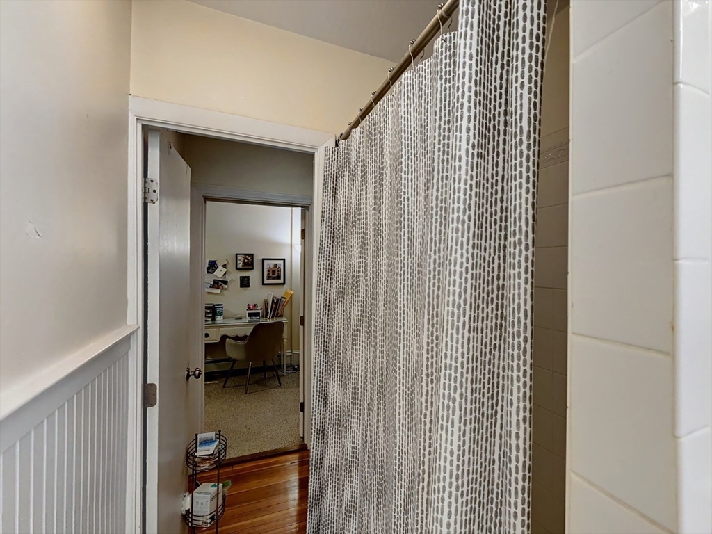 11 Aberdeen St. # 4
