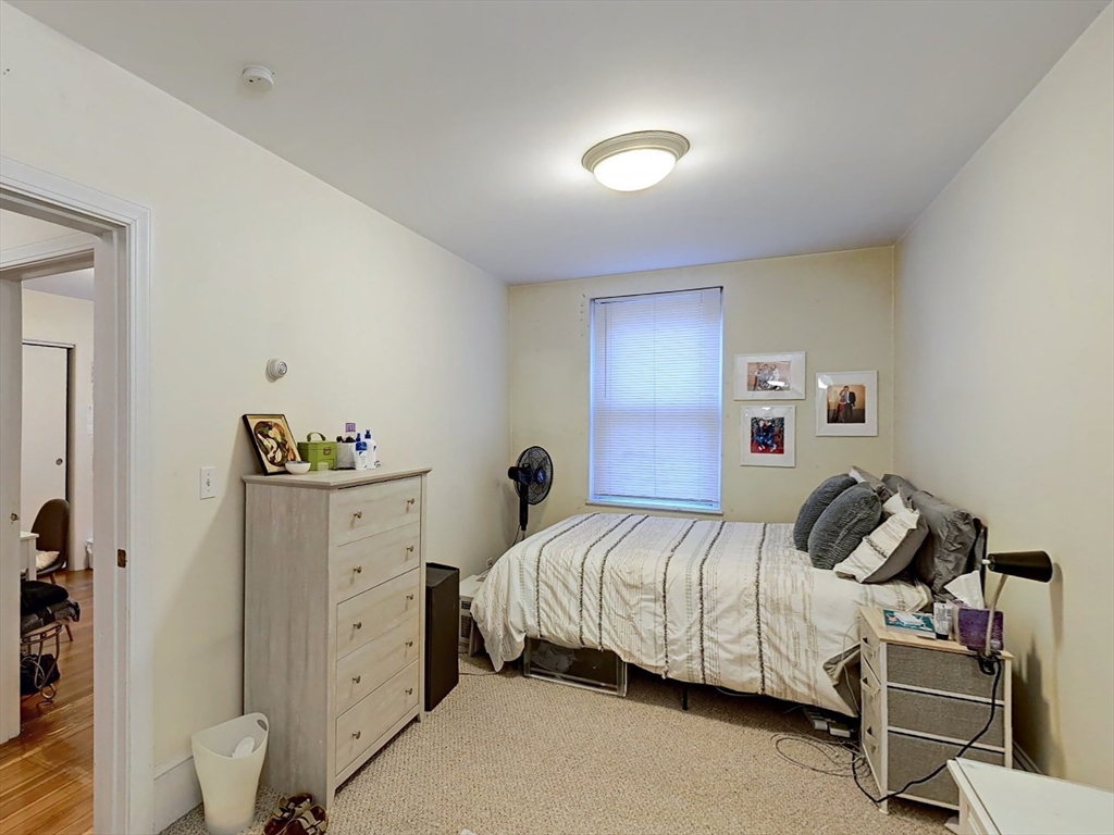 11 Aberdeen St. # 4