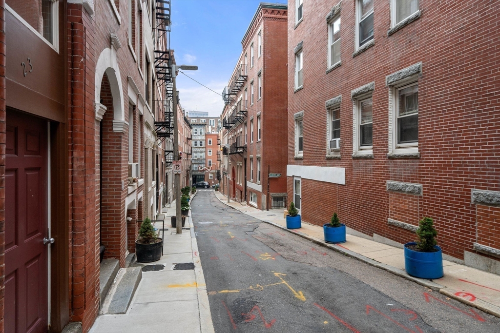 23 Margaret Street # 2