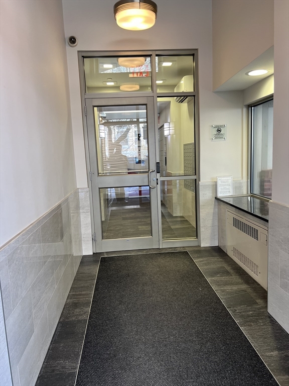 108 Peterborough St # 4F
