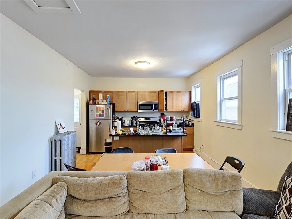 95 Hillside St