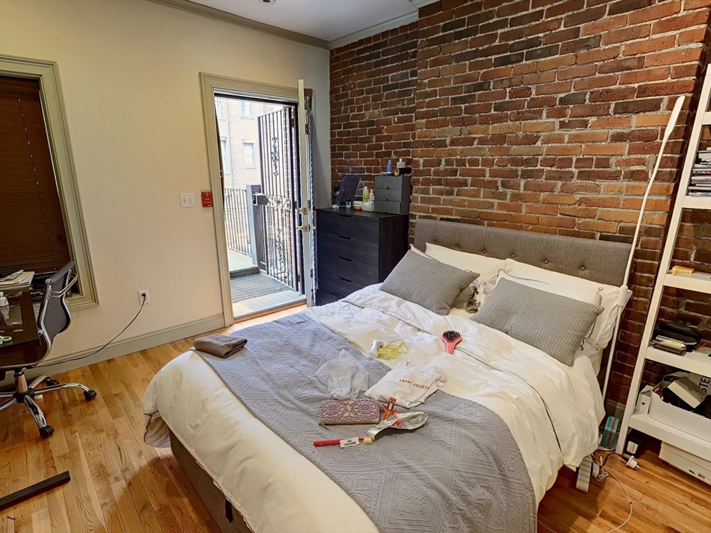 531 Newbury Street # 2