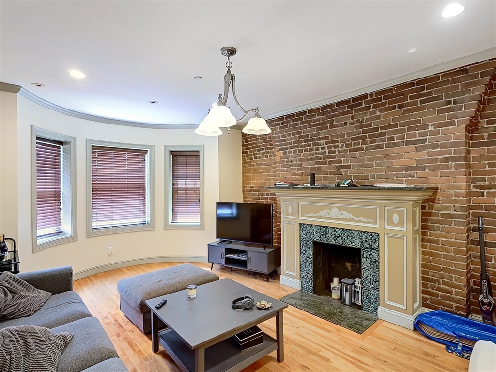 531 Newbury Street # 2