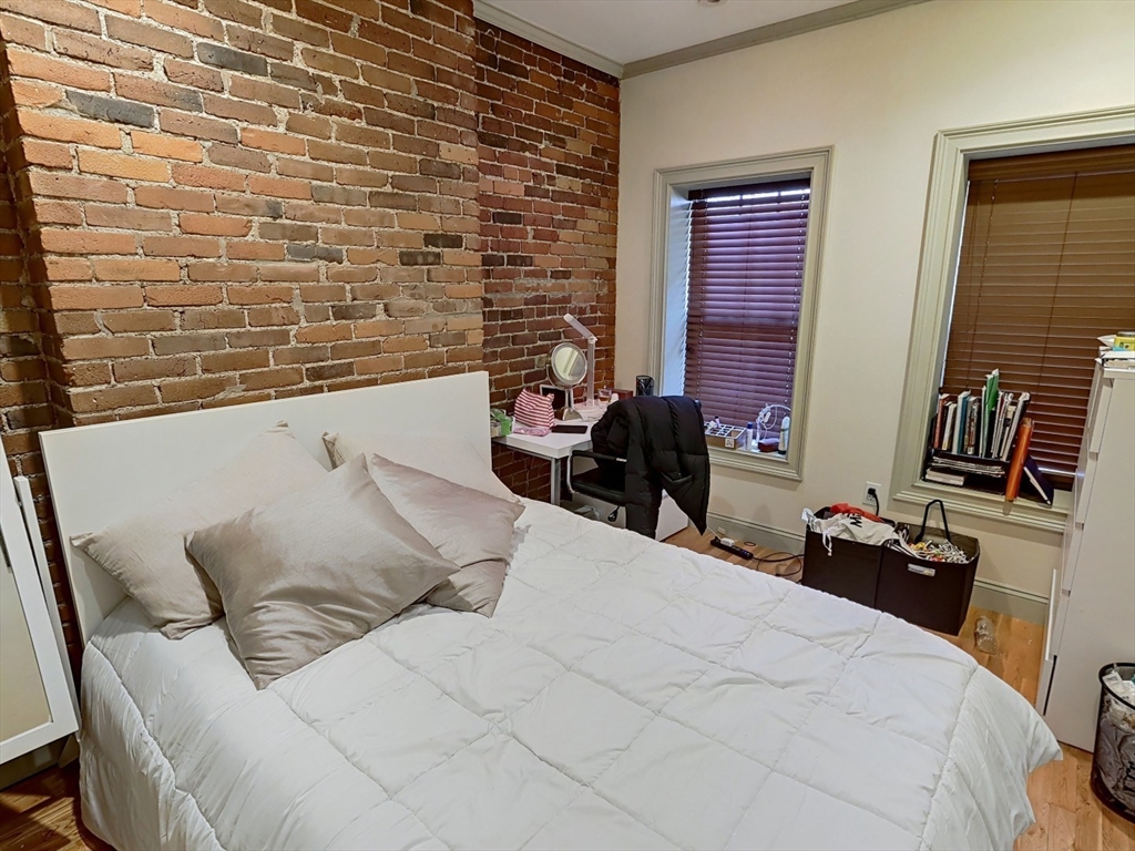 531 Newbury Street # 2