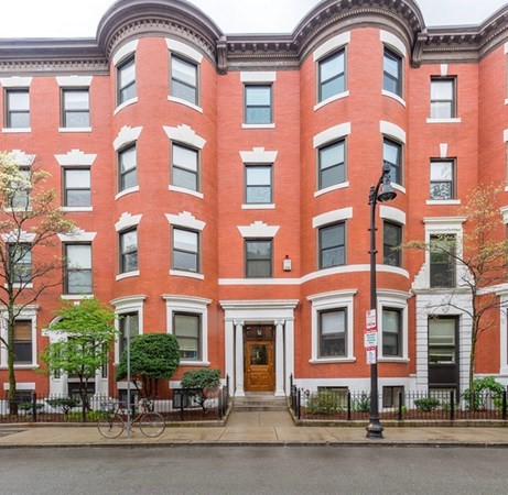 96 Gainsborough # 401W