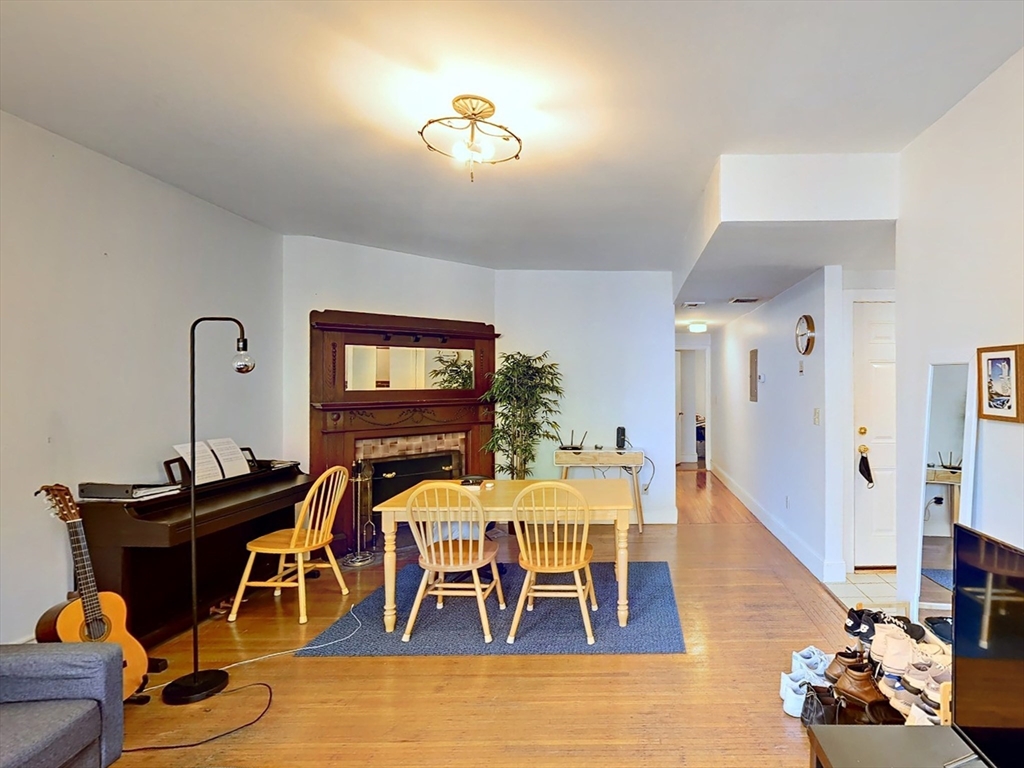 86 Saint Stephen Street # 2
