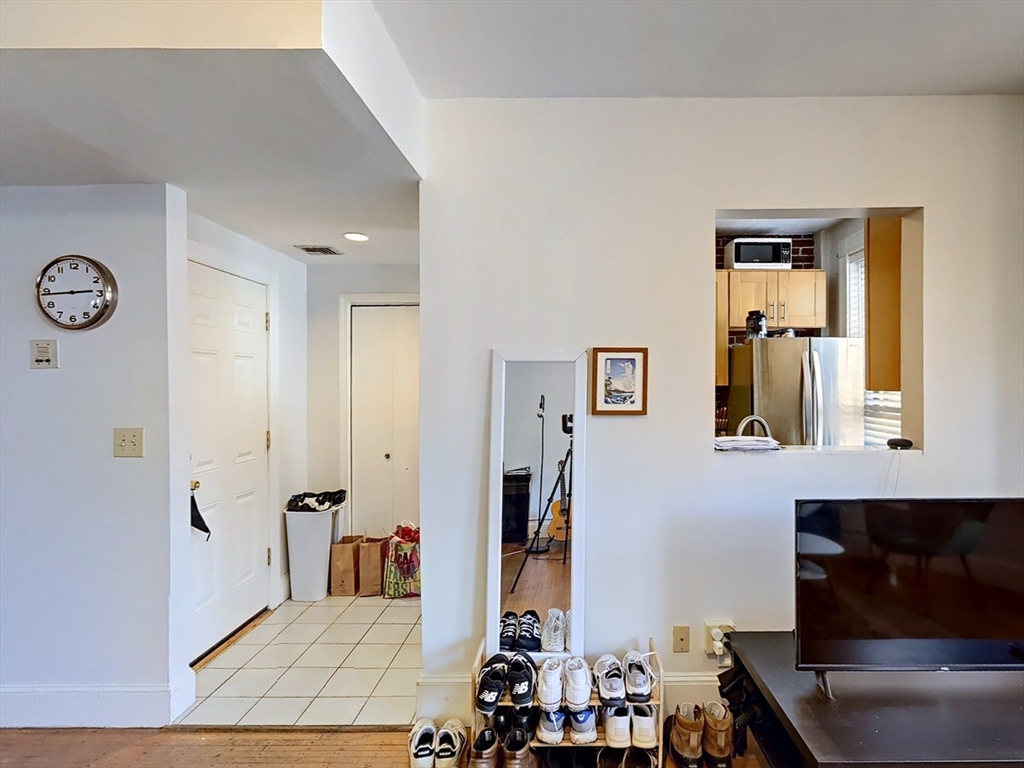 86 Saint Stephen Street # 2