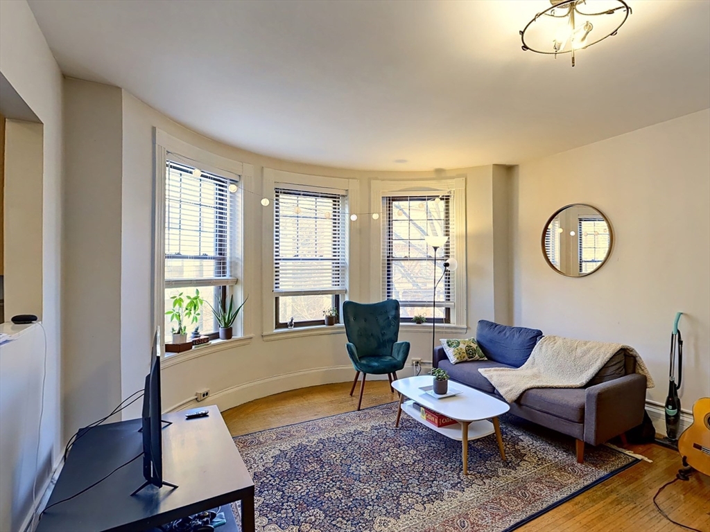 86 Saint Stephen Street # 2