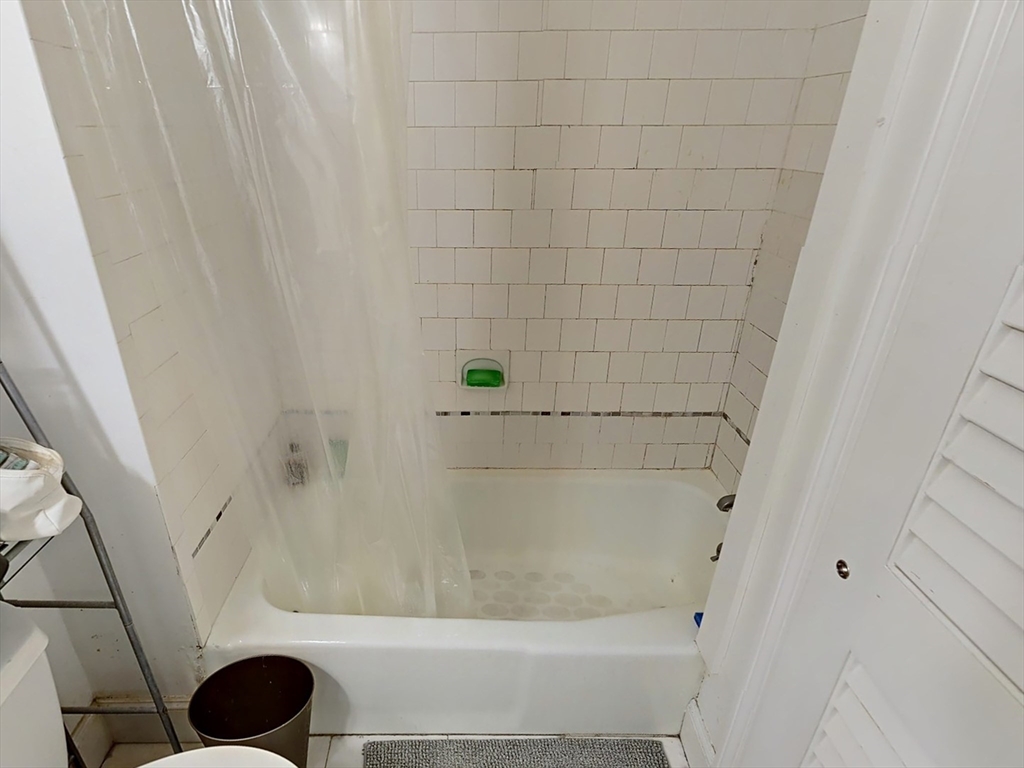 86 Saint Stephen Street # 2