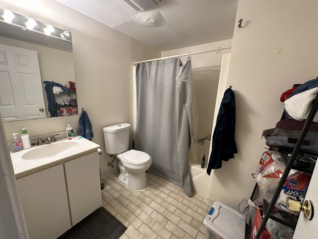 108 Gainsborough Street # 006W