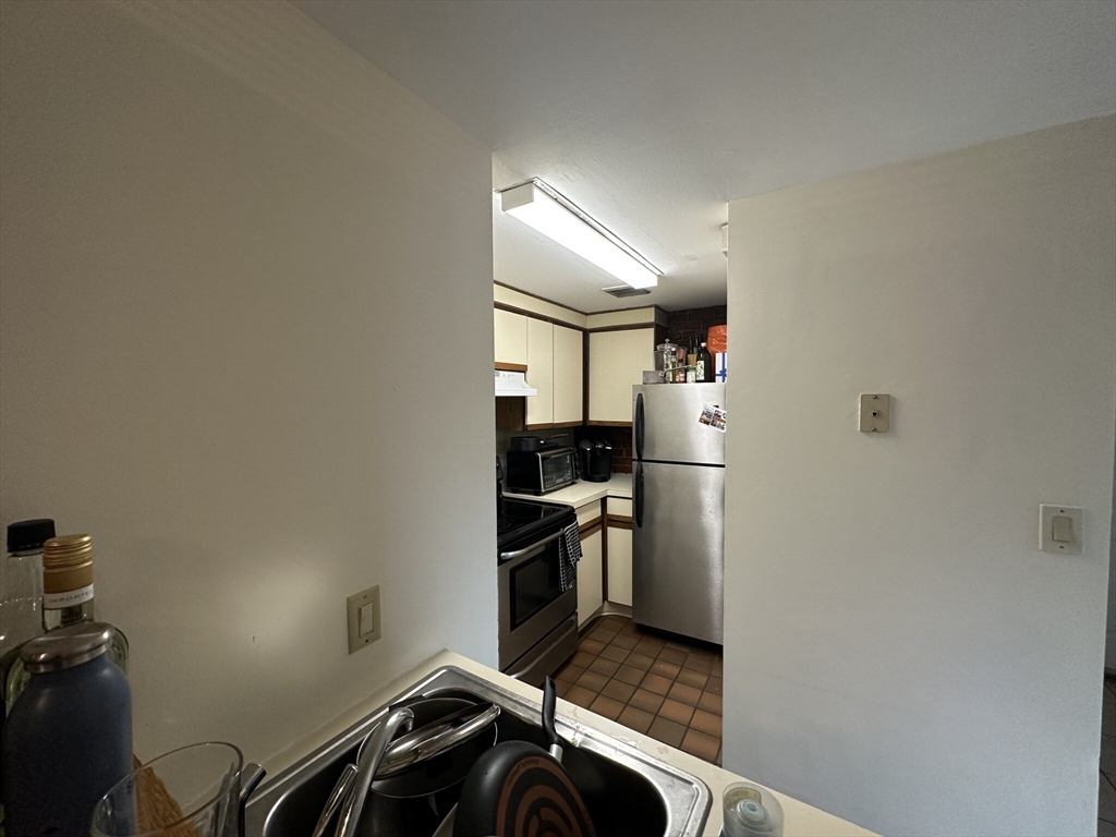 108 Gainsborough Street # 006W