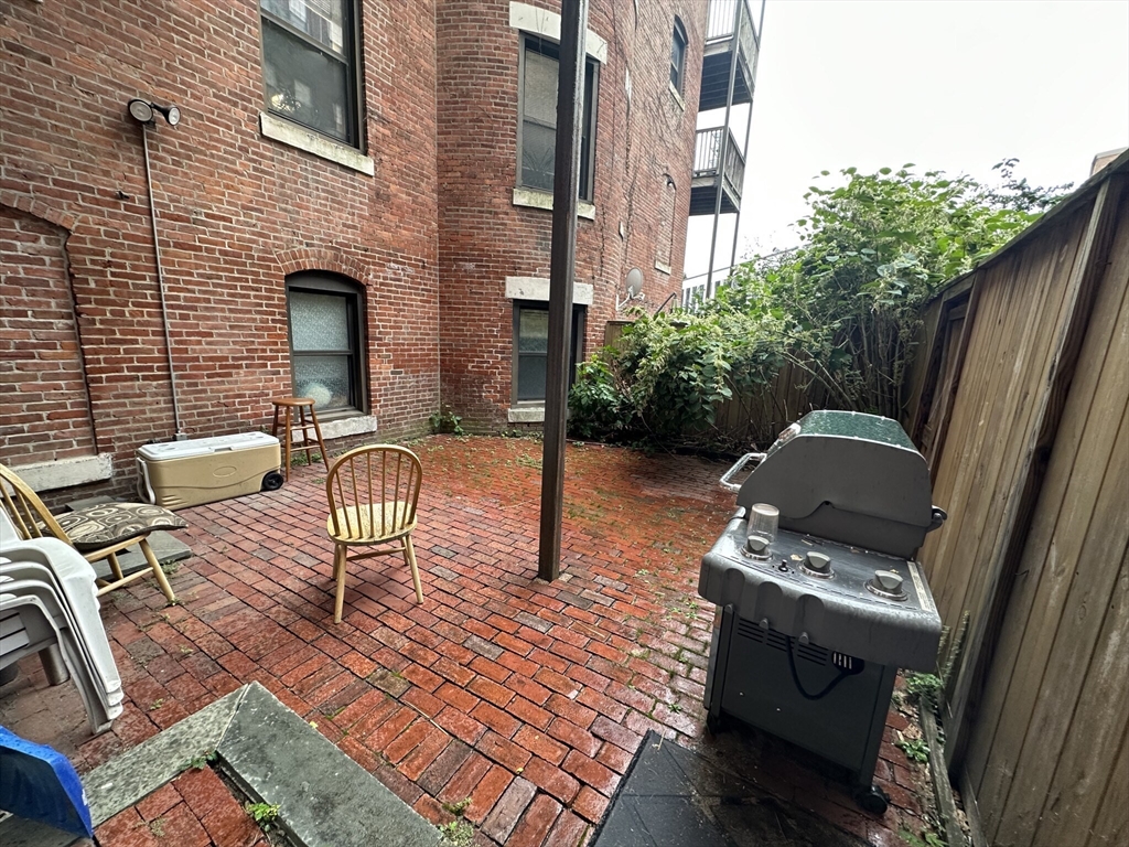 108 Gainsborough Street # 006W