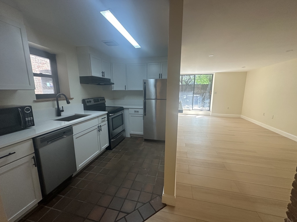 84 Gainsborough St. # 006W