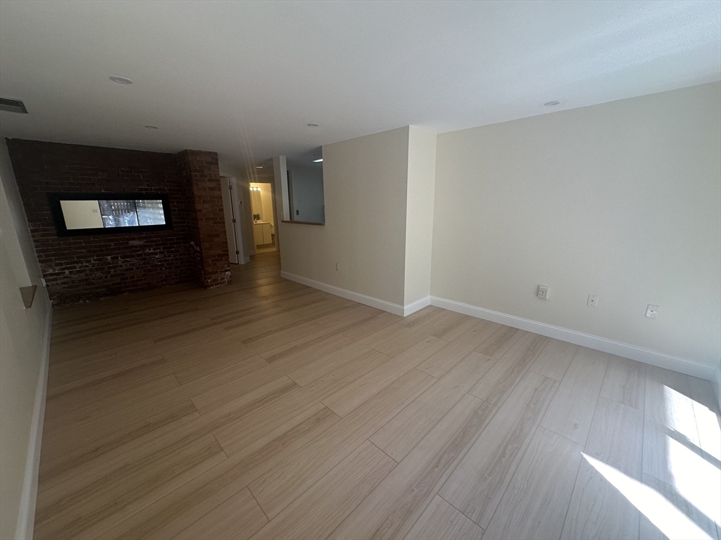 84 Gainsborough St. # 006W