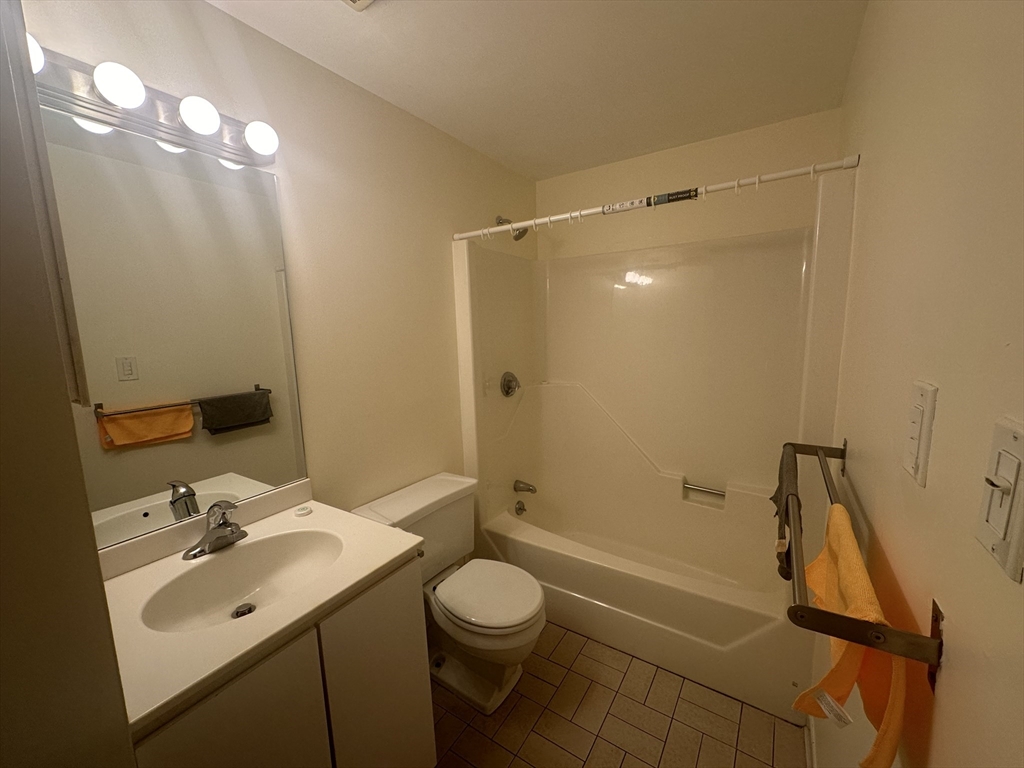 84 Gainsborough St. # 006W
