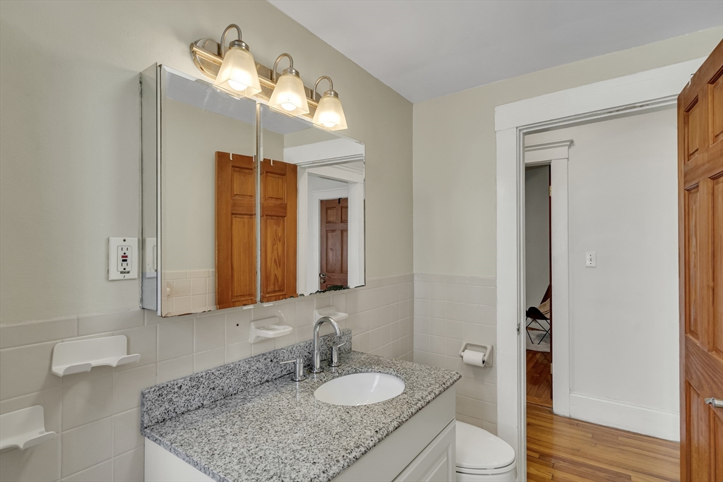 130 Sutherland Rd # 1