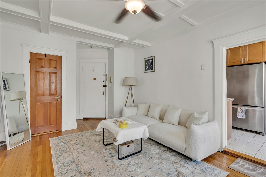 130 Sutherland Rd # 1